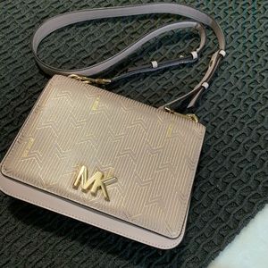 MIcheal Kors soft pink bag